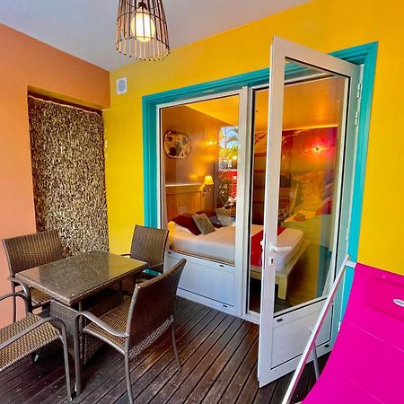 Hotel Les Bougainvilliers Сен-Жиль-ле-Бен Екстер'єр фото