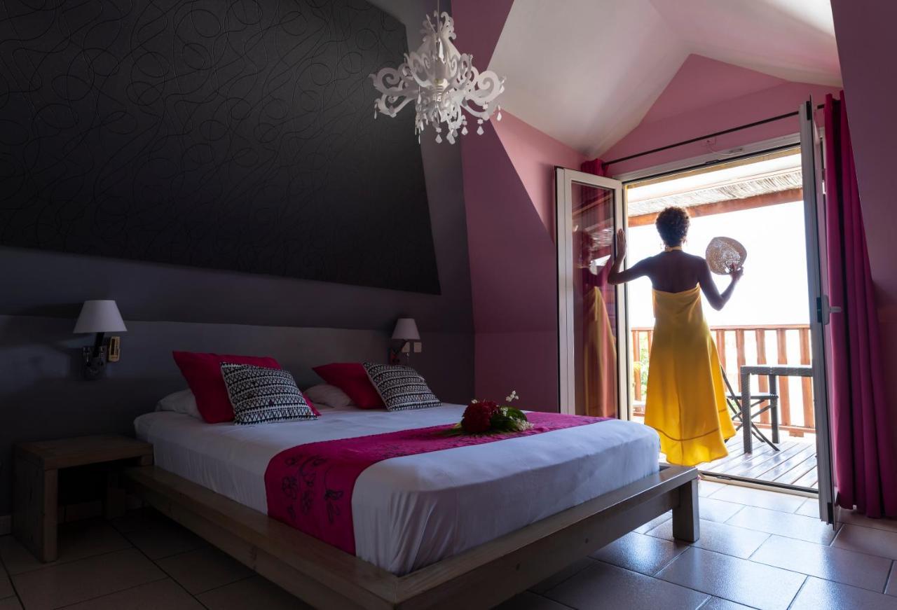Hotel Les Bougainvilliers Сен-Жиль-ле-Бен Екстер'єр фото