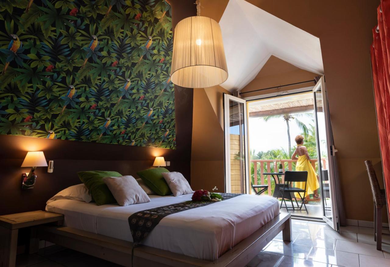 Hotel Les Bougainvilliers Сен-Жиль-ле-Бен Екстер'єр фото