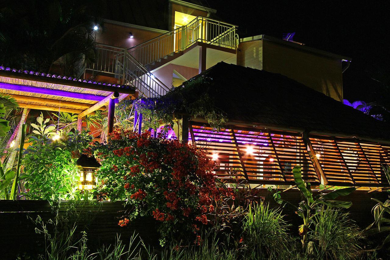 Hotel Les Bougainvilliers Сен-Жиль-ле-Бен Екстер'єр фото